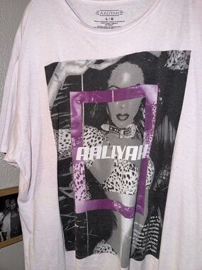 RARE Aaliyah tee (unisex)